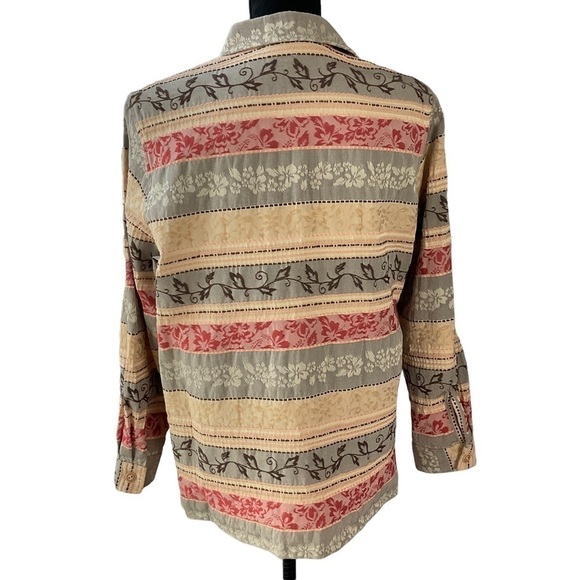 🎉 SALE Alfred Dunner Embroidered Chambray Jacket - Picture 2 of 5